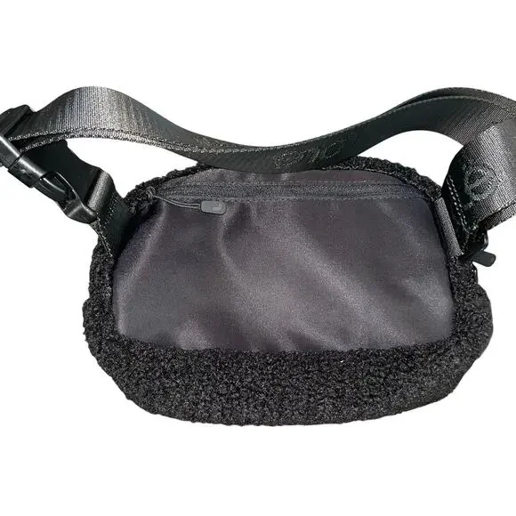 Lole Fleece Belt Bag Black Sherpa Waist Pack Unisex Crossbody Travel Handbag OS - Picture 6 of 11